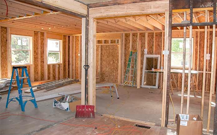 Renovación de viviendas;  interior en construcción