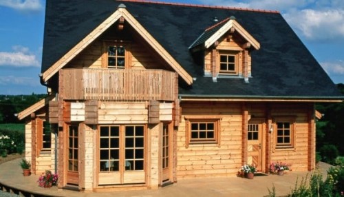 casa de madera hecha